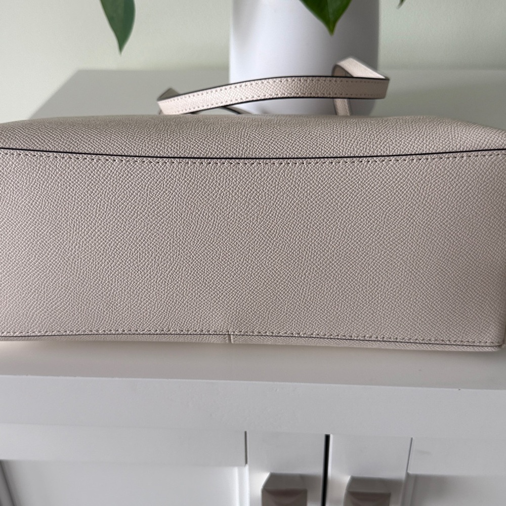 EUC Coach Outlet Zip Top Tote. Color: Chalk. - Picture 7 of 15